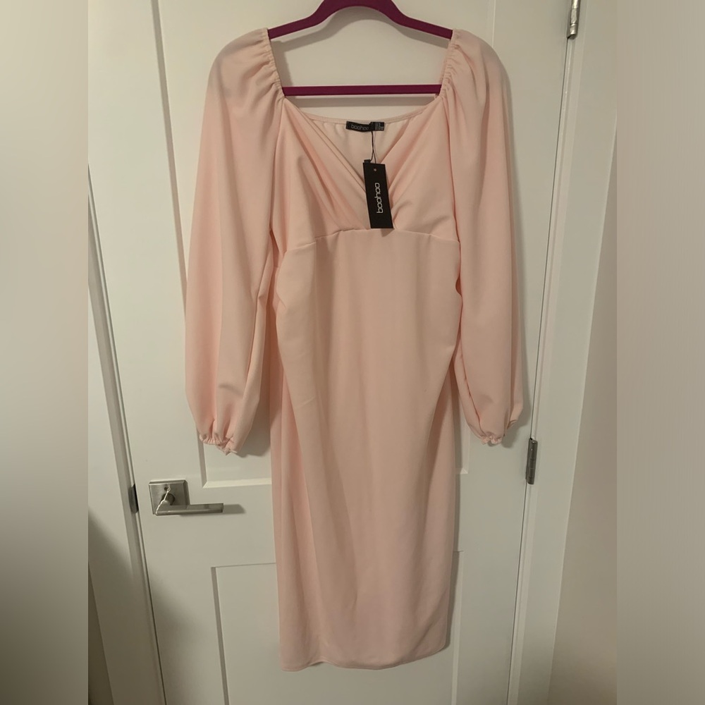 BNWT Boohoo Soft Pink Puff Sleeve Midi Maternity Dress